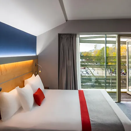 Express Paris-canal De La By Ihg Parigi