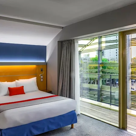 Express Paris-canal De La By Ihg Parigi