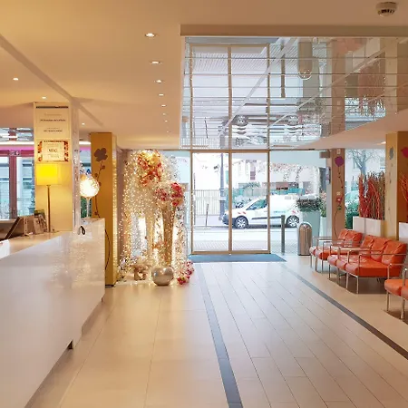 Express Paris-canal De La By Ihg 3*