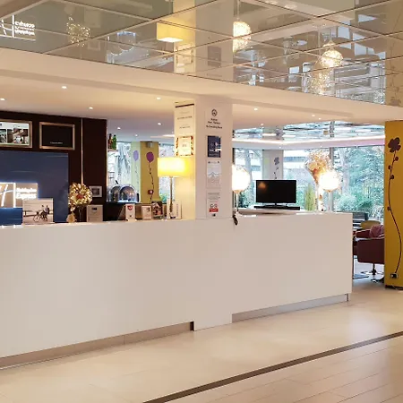 Express Paris-canal De La By Ihg Hotel