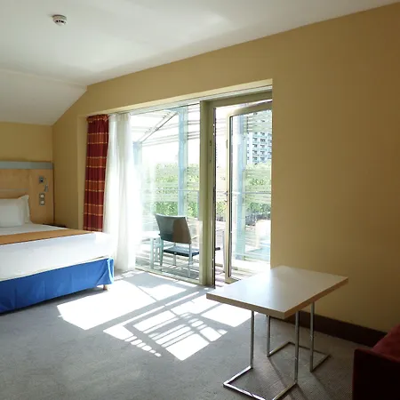 Express Paris-canal De La By Ihg