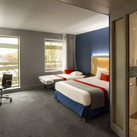 Hotel Express Paris-canal De La By Ihg