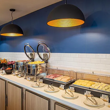 Express Paris-canal De La By Ihg Hotel 3*