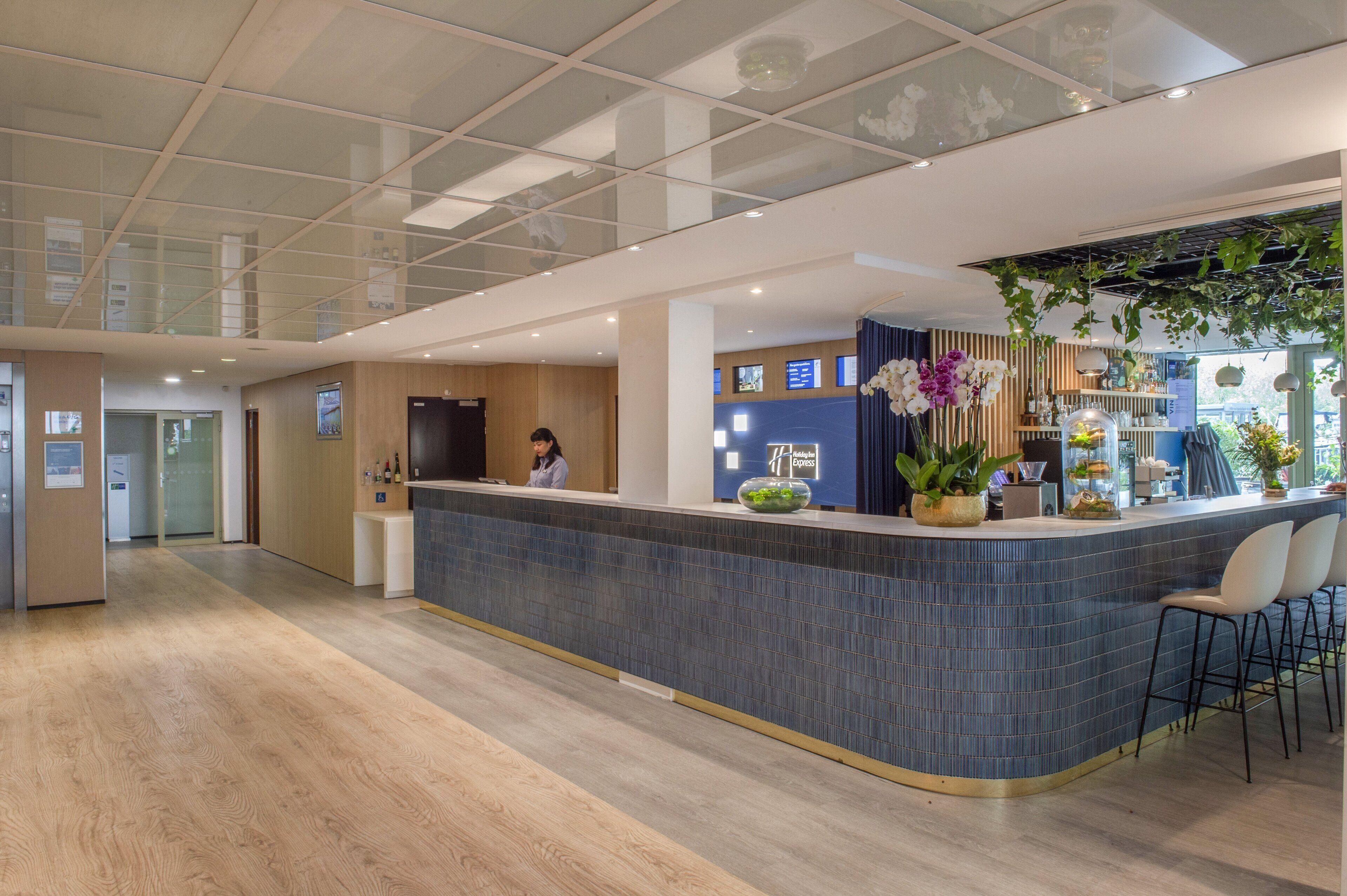 Express Paris-canal De La By Ihg 3*